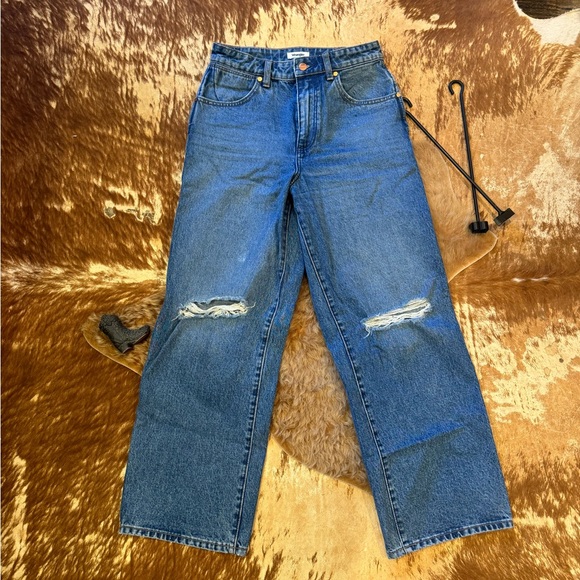 Wrangler 28x28 - Picture 2 of 5